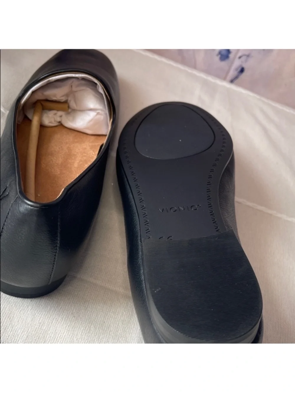 Vionic Willa Women's Black Leather Loafers - Picture 5 of 11